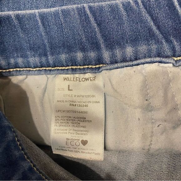 🌺3 for $30🌺Wall Flower Stretchy Denim Jeans, Size L. (J27) - Picture 5 of 6